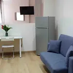 Roomors Of Naples - Business District 2